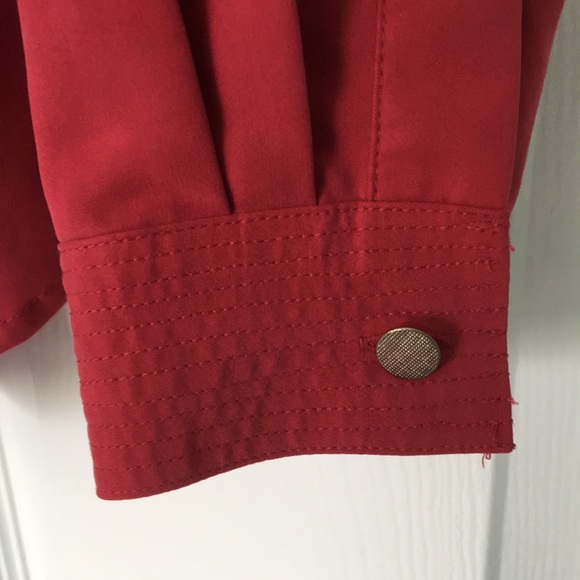 3/$25 Like New Blouse - Picture 5 of 7